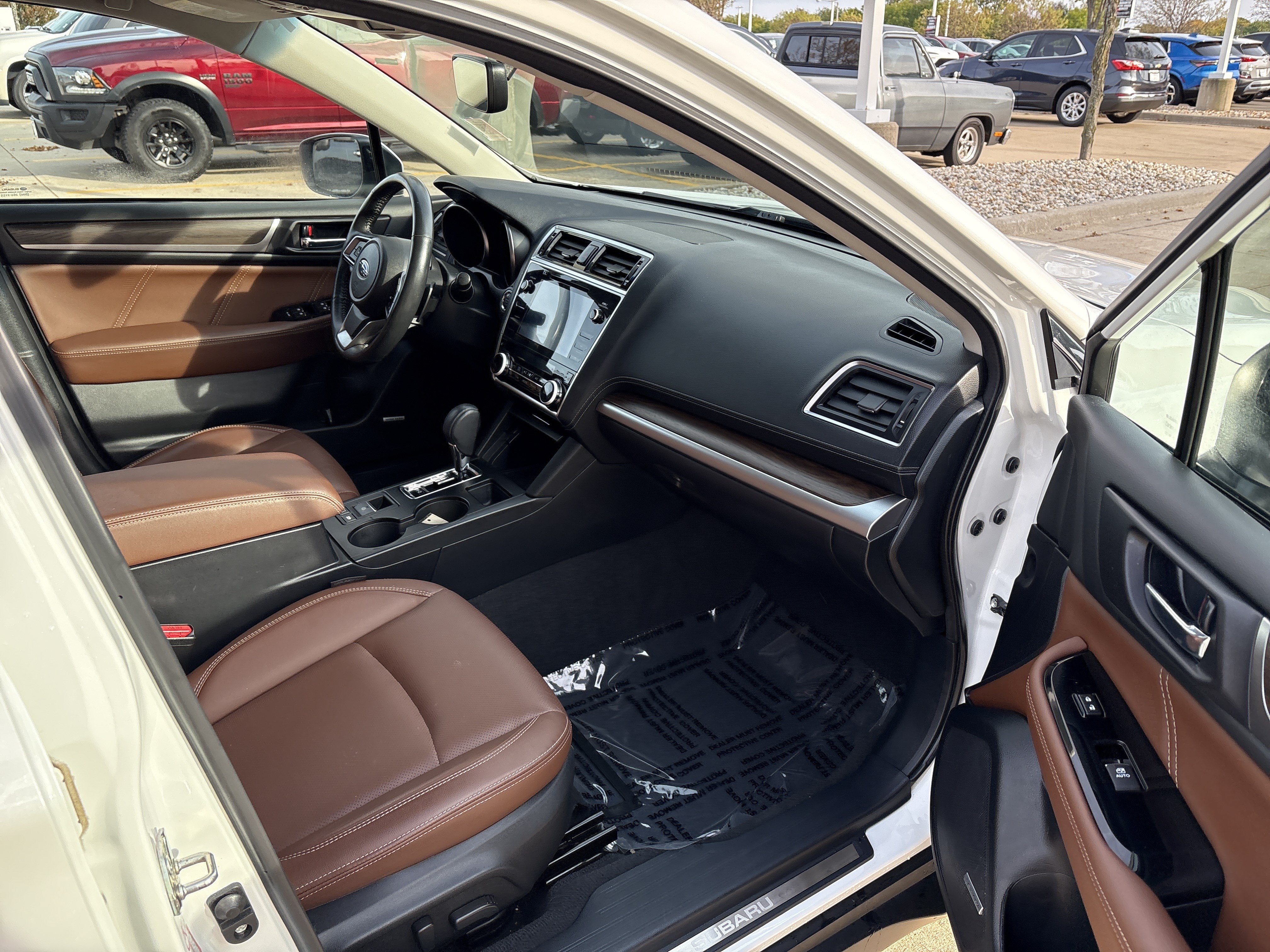Used 2019 Subaru Outback 2.5i Touring AWD/4WD image 13