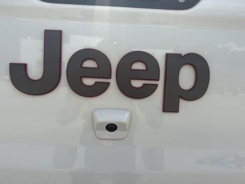 Used 2024 Jeep Gladiator Rubicon AWD/4WD image 15