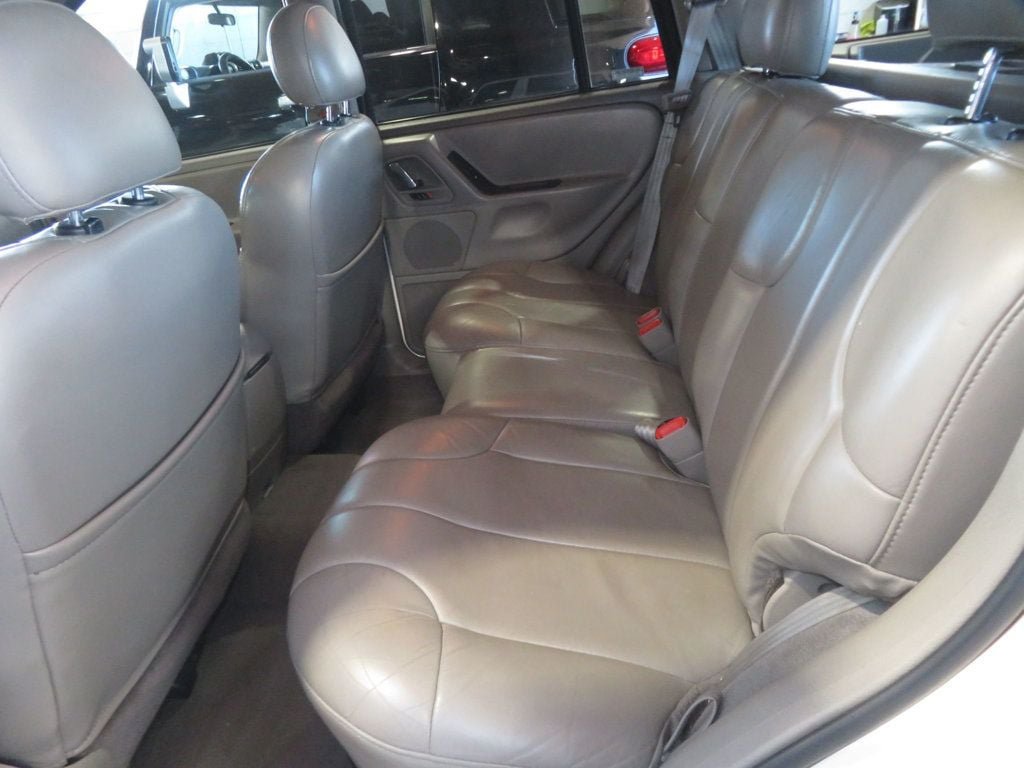 Used 2000 Jeep Grand Cherokee Laredo AWD/4WD image 23