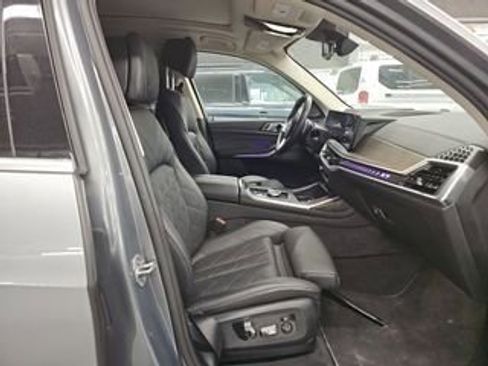 Used 2025 BMW X7 xDrive40i image 5