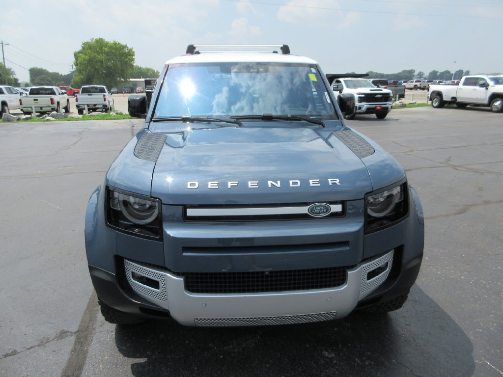 Used 2021 Land Rover Defender 110 AWD/4WD image 11