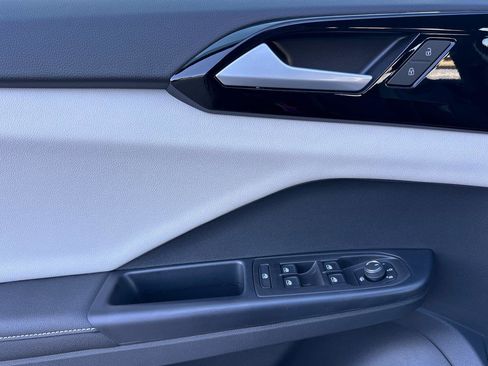 New 2026 Volkswagen Taos S image 10