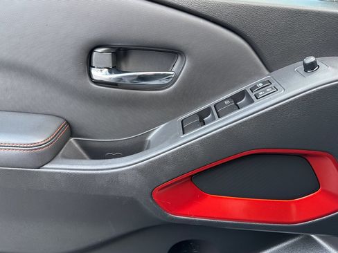 Used 2023 Nissan Frontier PRO-4X w/ Pro Convenience Package image 11