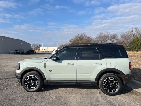 Used 2024 Ford Bronco Sport Outer Banks w/ Tech Package image 9