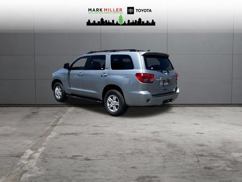 Used 2014 Toyota Sequoia SR5 AWD/4WD image 3