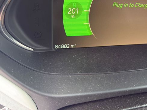 Used 2018 Chevrolet Bolt Premier w/ Driver Confidence II Package image 5