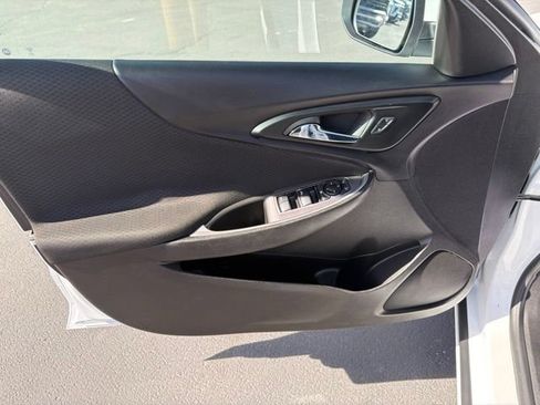 Used 2022 Chevrolet Malibu LT FWD image 15