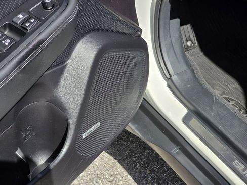 Used 2017 Subaru Outback 2.5i Limited image 18