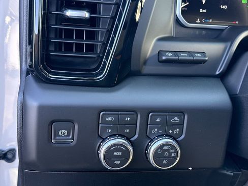 New 2026 GMC Sierra 2500 AT4 w/ AT4 Premium Plus Package AWD/4WD image 20