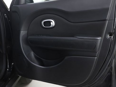 Used 2017 Kia Soul w/ Convenience Package image 9