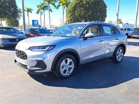 Used 2023 Honda HR-V LX image 3