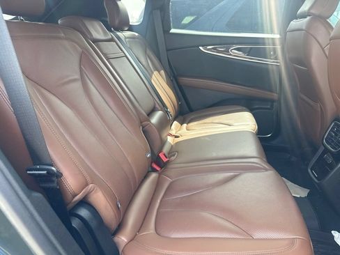 Used 2022 Lincoln Nautilus Reserve w/ Luxury Package FWD image 6
