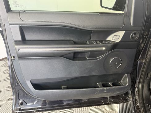 Used 2019 Ford Expedition XLT w/ Equipment Group 202A RWD image 11