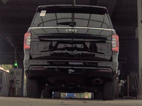 Certified 2023 Ford Expedition Limited AWD/4WD image 9