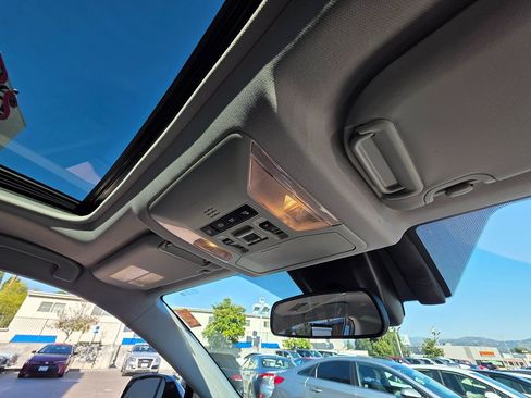 Used 2020 Toyota RAV4 XLE Premium image 18