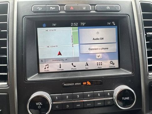 Used 2018 Ford Expedition XLT w/ Equipment Group 202A AWD/4WD image 10