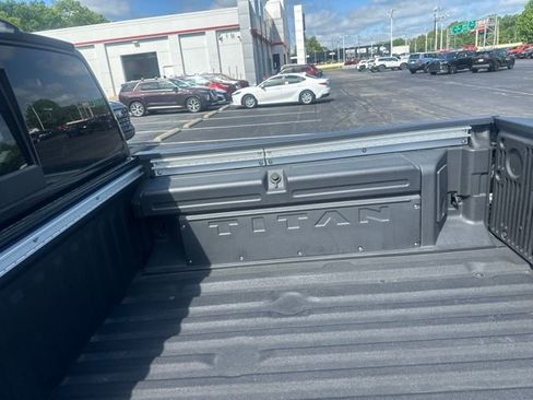 Used 2022 Nissan Titan Platinum Reserve w/ Moonroof Package AWD/4WD image 6