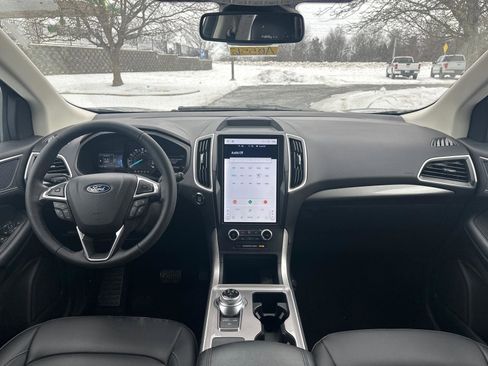 Used 2024 Ford Edge SEL w/ Convenience Package image 5