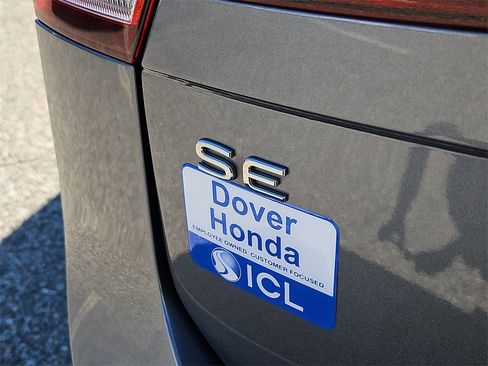 Used 2022 Volkswagen Tiguan SE w/ Panoramic Sunroof Package image 12