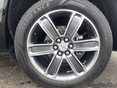 Used 2019 GMC Acadia Denali w/ LPO, Floor Liner Package image 28