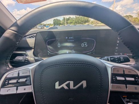 Used 2024 Kia Telluride S w/ S Sunroof Package FWD image 39