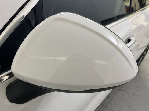 Used 2023 Buick Envision Essence image 38