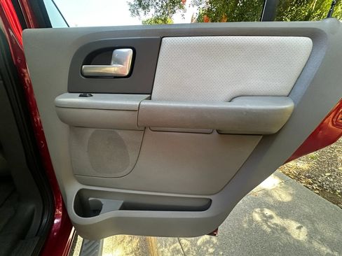Used 2004 Ford Expedition XLT RWD image 35