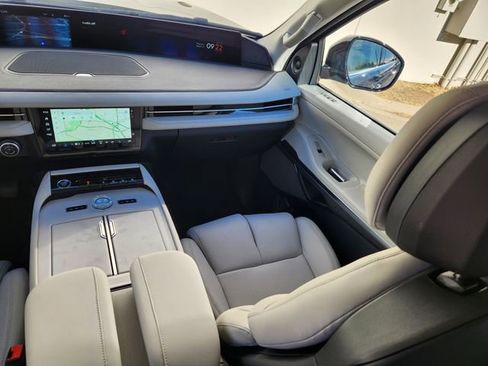 New 2026 Lincoln Navigator Reserve image 12