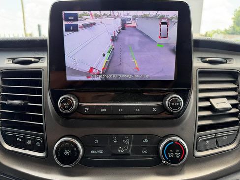 Used 2020 Ford Transit 350 XLT RWD image 9