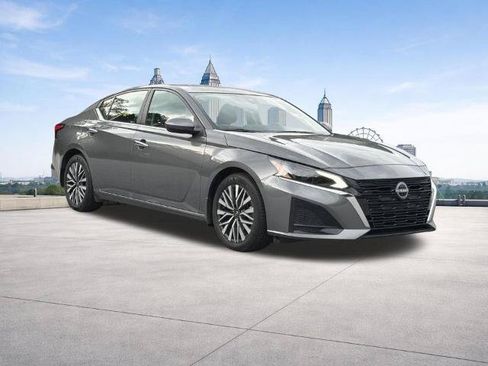 Certified 2025 Nissan Altima 2.5 SV w/ SV Premium Package FWD image 20