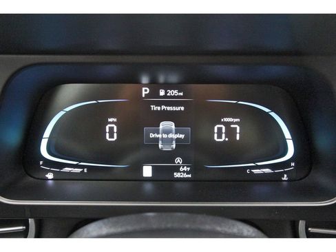 Certified 2025 Hyundai Elantra SE FWD image 17