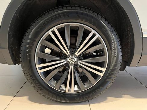 Used 2018 Volkswagen Tiguan SEL AWD/4WD image 15