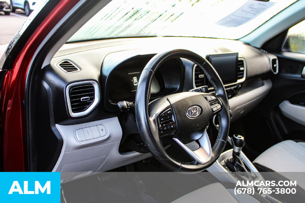 Used 2025 Hyundai Venue SEL FWD image 22