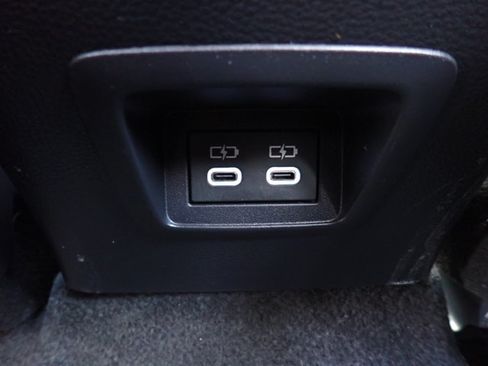Used 2025 Toyota Corolla Cross AWD Hybrid w/ Moonroof Package image 10