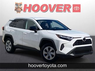 Used 2025 Toyota RAV4 LE video 1