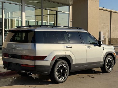 Used 2025 Hyundai Santa Fe SEL image 4