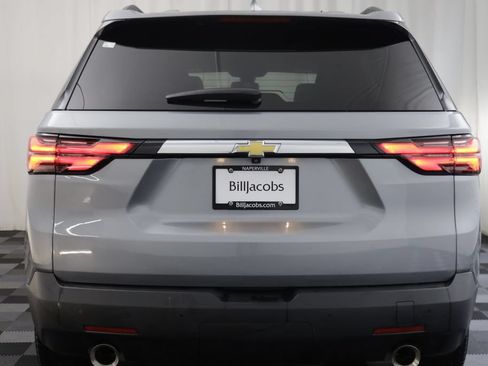 Used 2023 Chevrolet Traverse LT FWD image 16