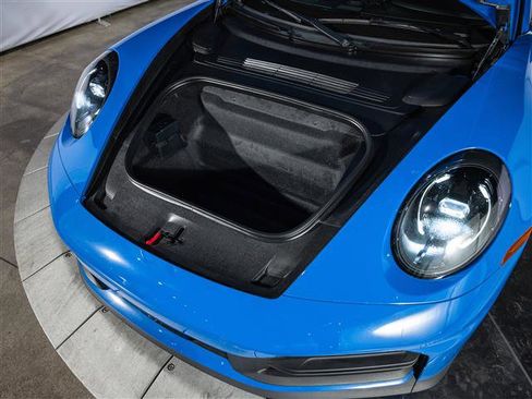 Certified 2025 Porsche 911 Carrera image 13