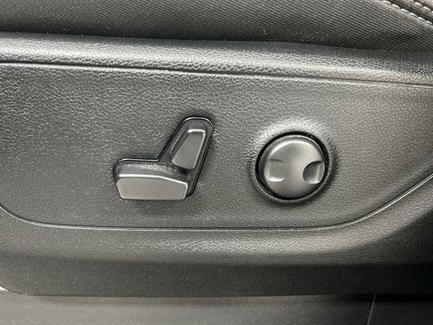 Used 2023 RAM 1500 Big Horn AWD/4WD image 10