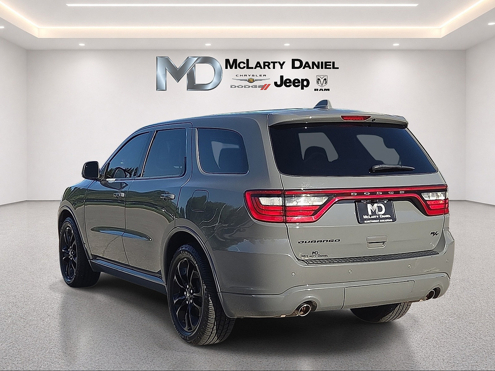 Used 2020 Dodge Durango R/T w/ Blacktop Package RWD image 4
