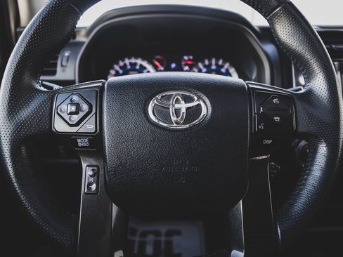 Used 2017 Toyota 4Runner TRD Off-Road Premium image 11