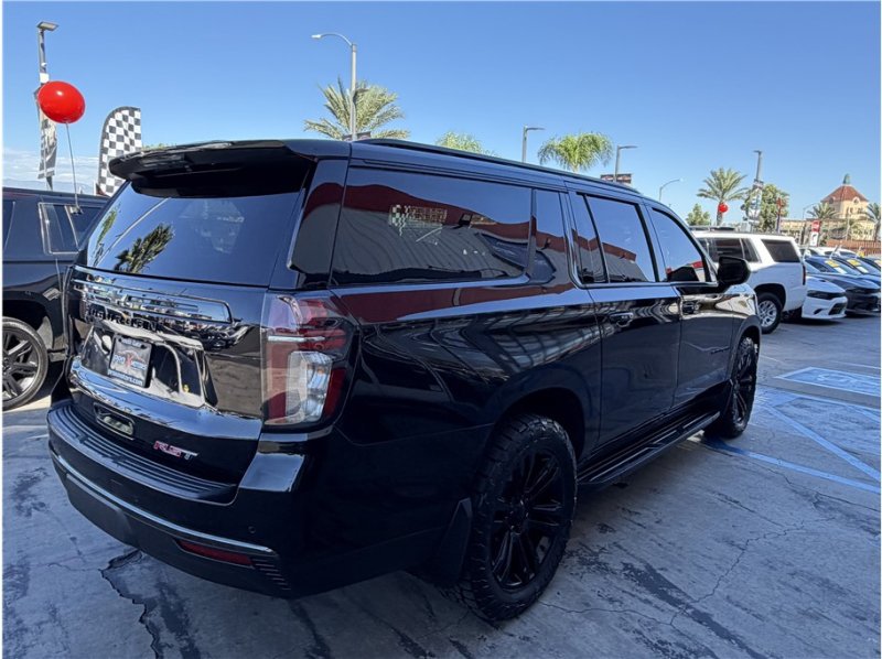 Used 2022 Chevrolet Suburban RST w/ Max Trailering Package AWD/4WD image 15