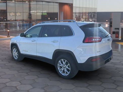 Used 2016 Jeep Cherokee Latitude w/ Cold Weather Group AWD/4WD image 6