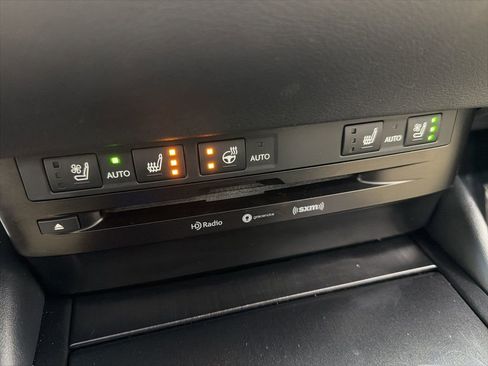 Used 2021 Lexus ES 300h w/ Premium Package image 16