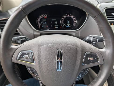 Used 2018 Lincoln MKX Reserve w/ Driver Assistance Package AWD/4WD image 39