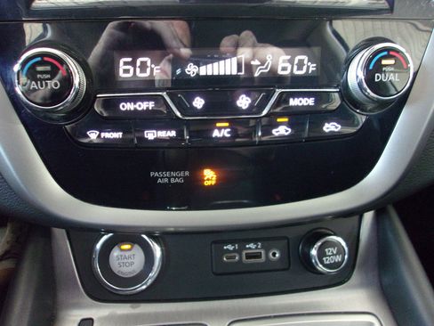 Used 2023 Nissan Murano S image 16