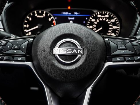 Used 2024 Nissan Altima 2.5 SR FWD image 29