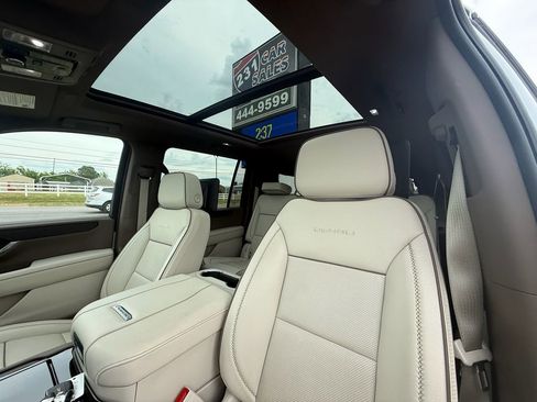 Used 2026 GMC Yukon XL Denali w/ Denali Reserve Package AWD/4WD image 13