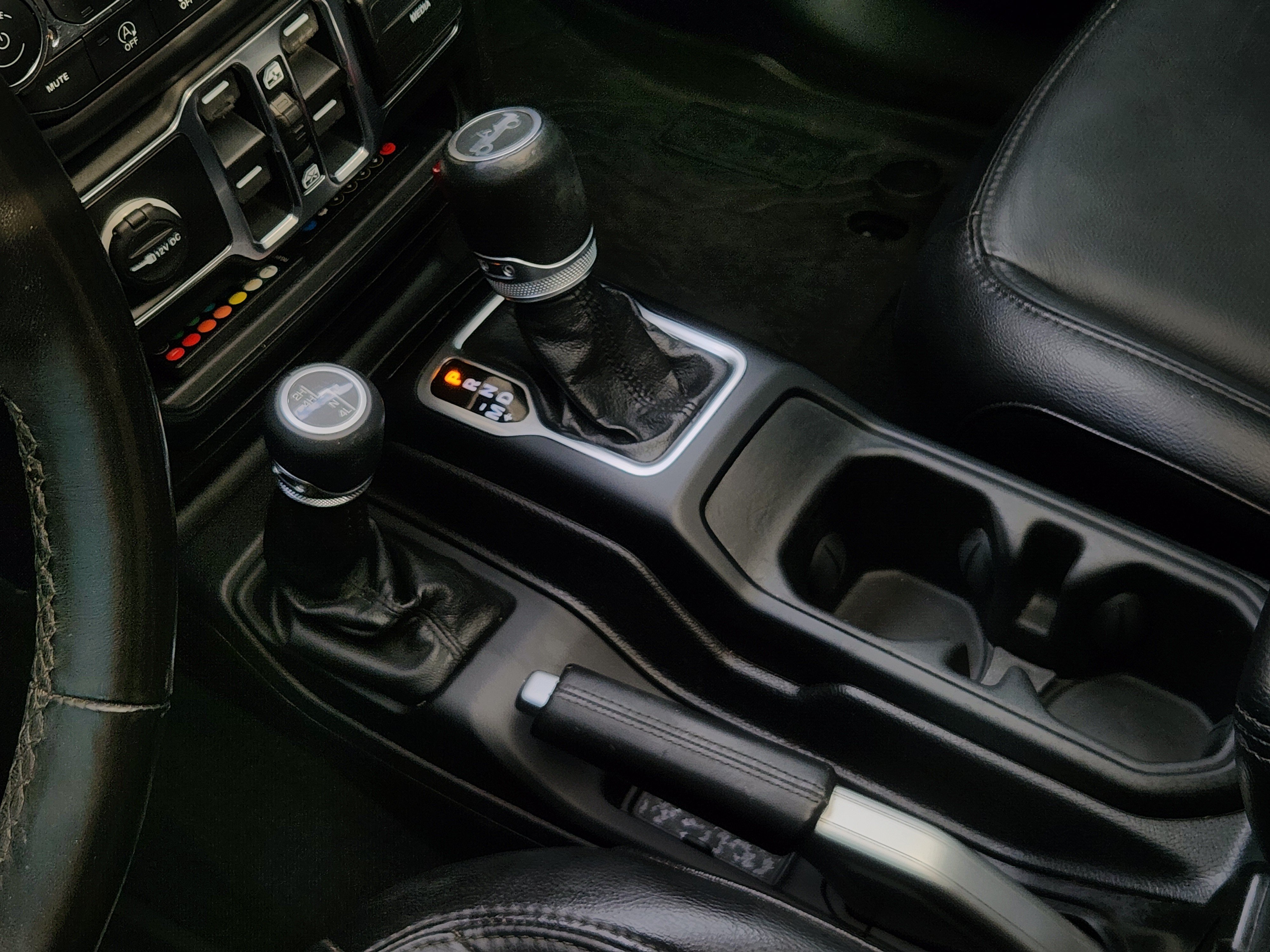 Used 2019 Jeep Wrangler Unlimited Sahara AWD/4WD image 21