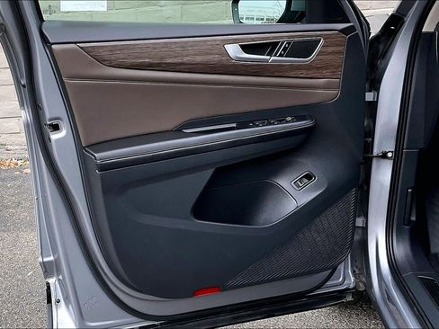 Certified 2024 Volkswagen Atlas SEL image 22